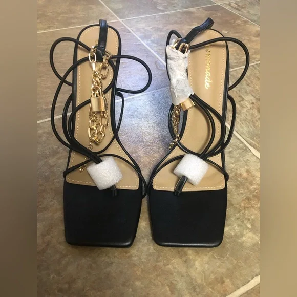 CUTE AND SEXY STRAPPY HEELS BY LEMONADE COLOR: BLACK SIZE: 8.5 - Picture 2 of 6
